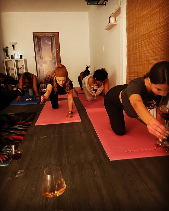 Ahimsa : Yoga con vino
